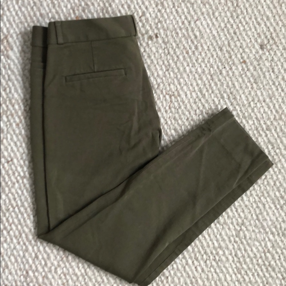 Banana Republic SLOAN Pant in Olive (size 4)